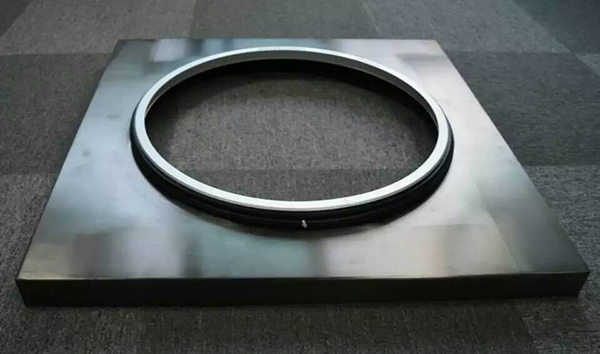 香港正能量專為海島而設(shè)的鈦合防雨裝置 香港正能量專為海島而設(shè)的鈦合防雨裝置